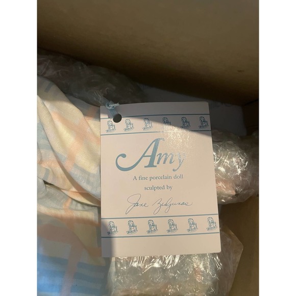 NIB Hamilton Heritage Doll- "Amy" Porcelain Doll 1992 - Picture 4 of 6